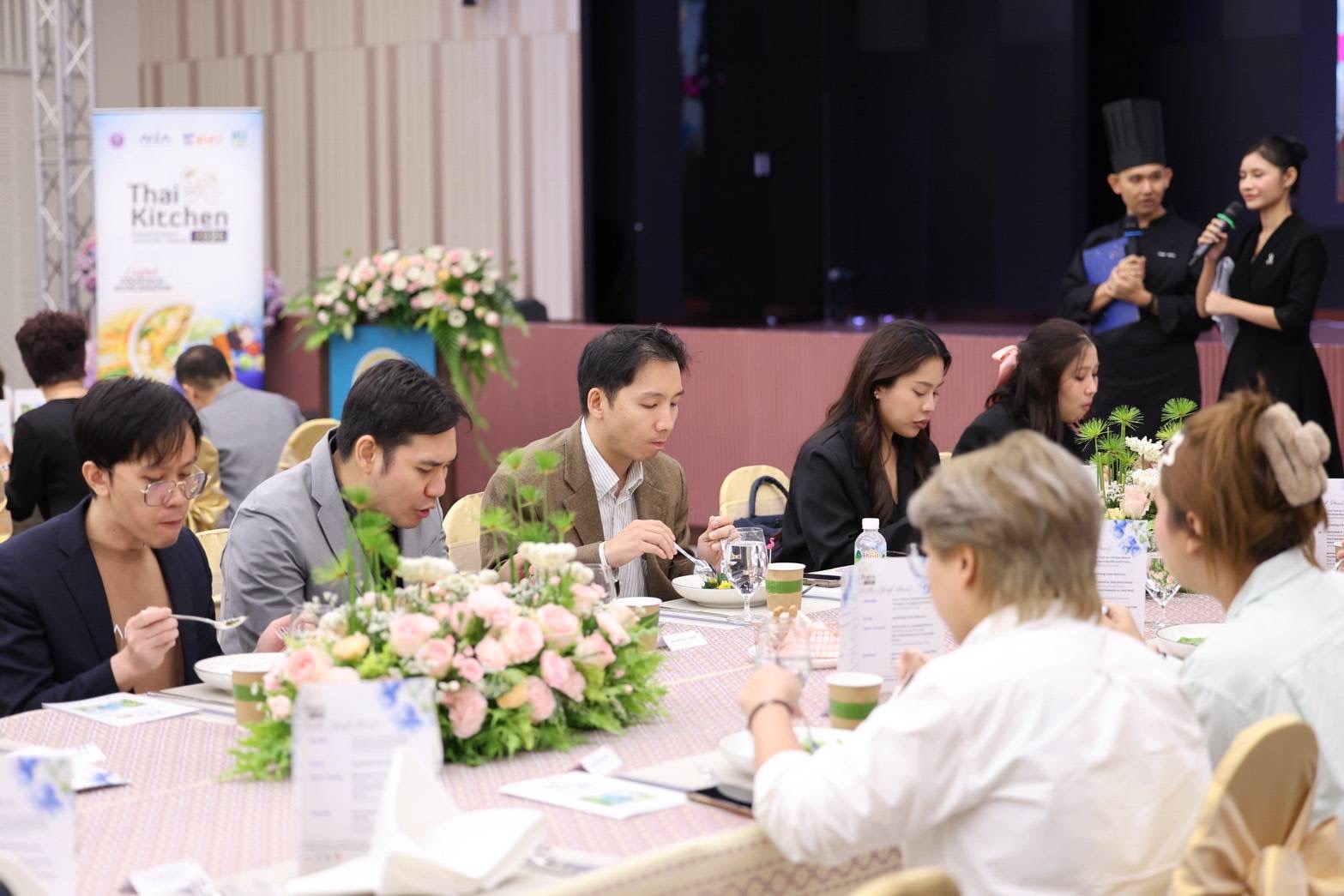 สไลด์แนะนำ 12 ผู้ประกอบการ FoodTech ไทยในโครงการ Thai Kitchen 2026