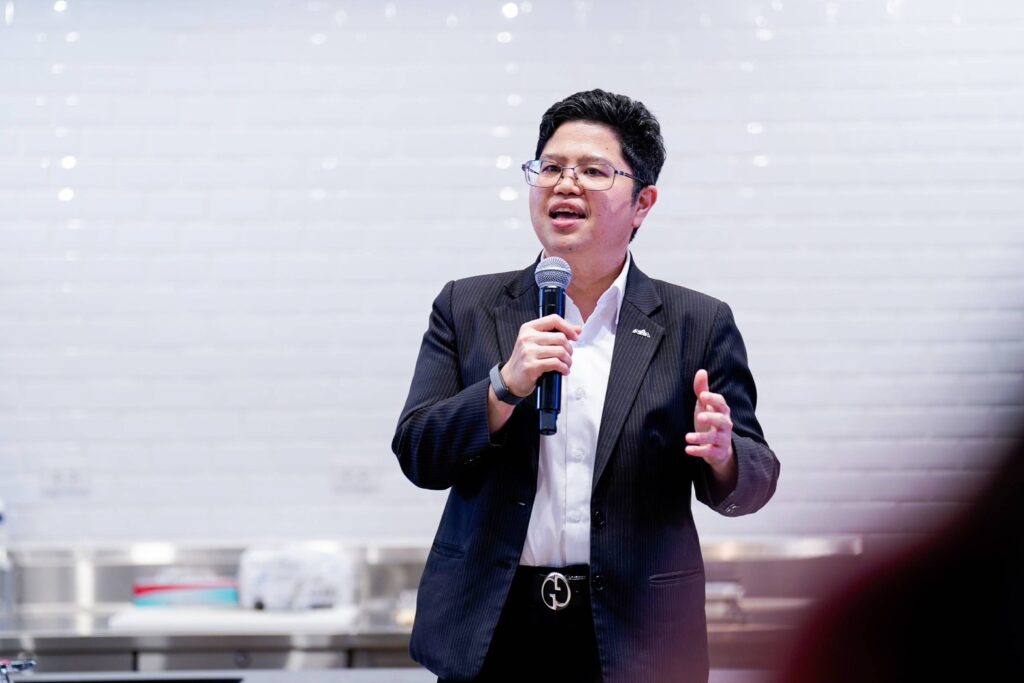 ผู้บริหารกล่าวบนเวที Thai Kitchen 2026 Demo Day