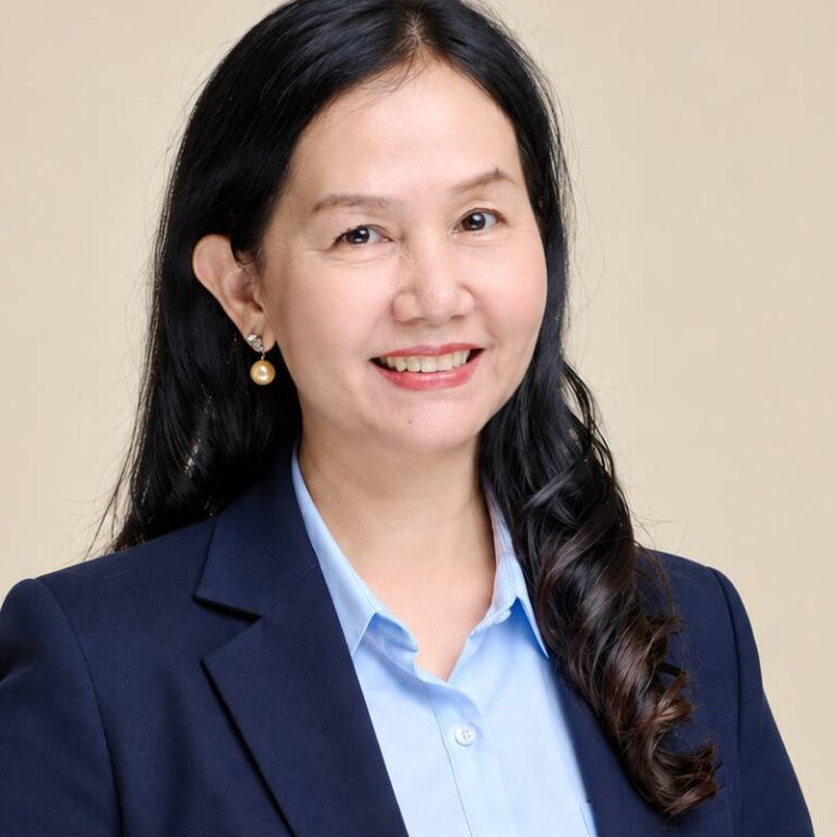 คุณวิลาสินี จันทรุกขา - กรรมการผู้จัดการ บริษัท บ้านหมื่นปี จำกัด